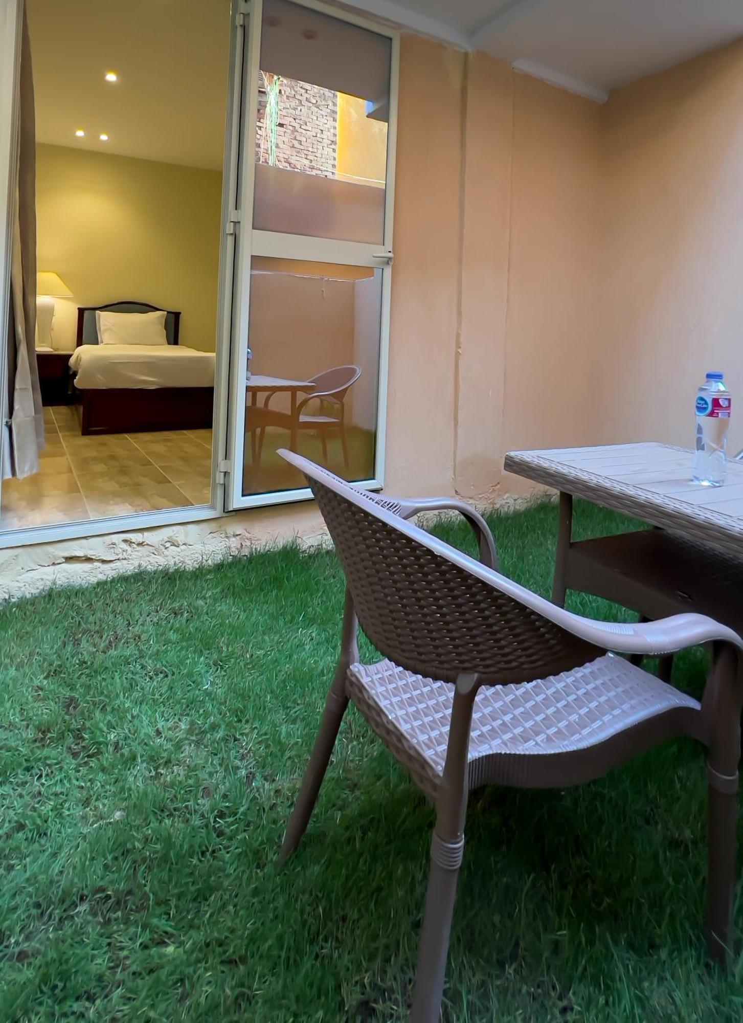 Pyramids Vista Inn Kafret el-Gabal Extérieur photo