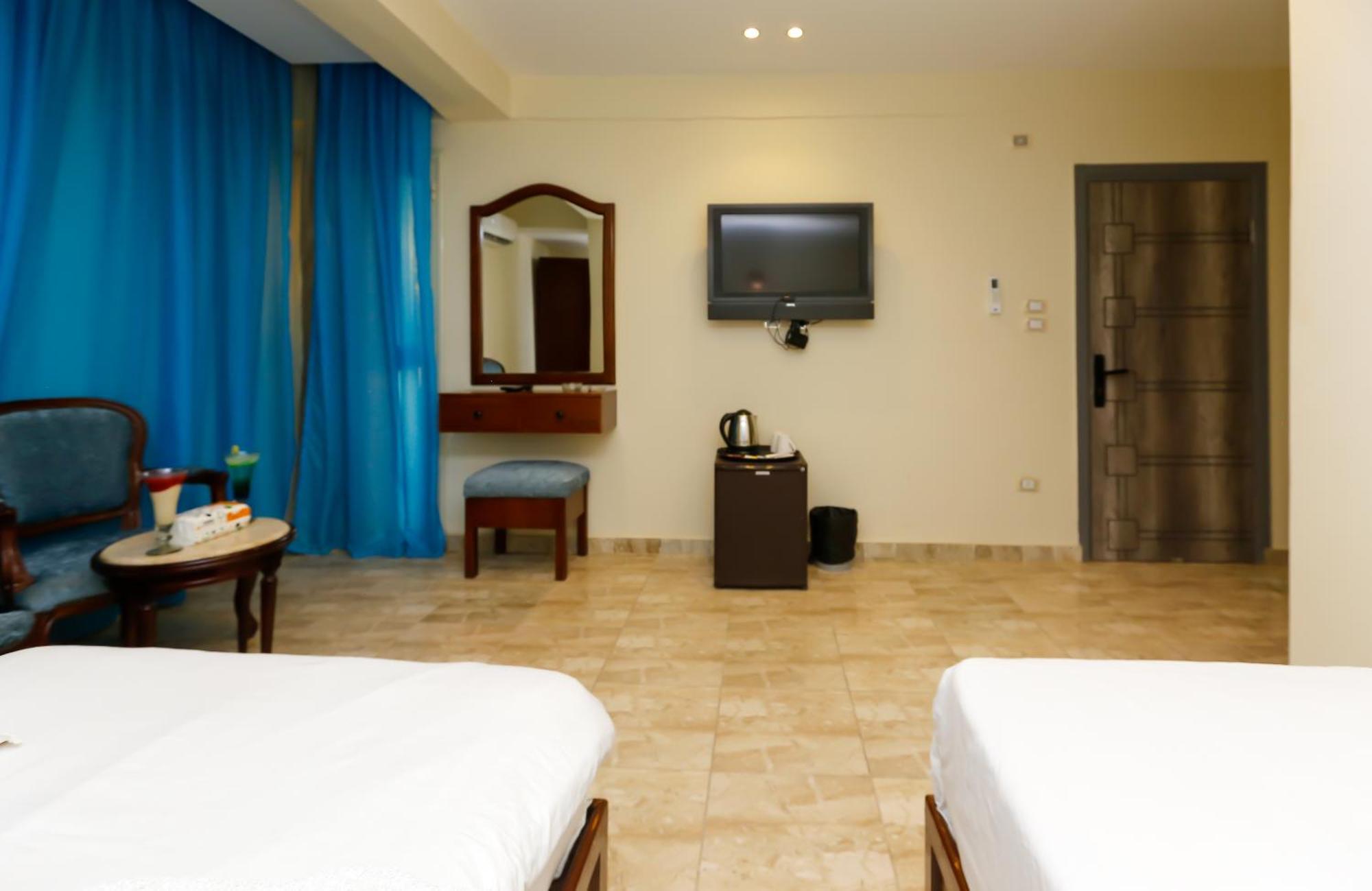 Pyramids Vista Inn Kafret el-Gabal Extérieur photo