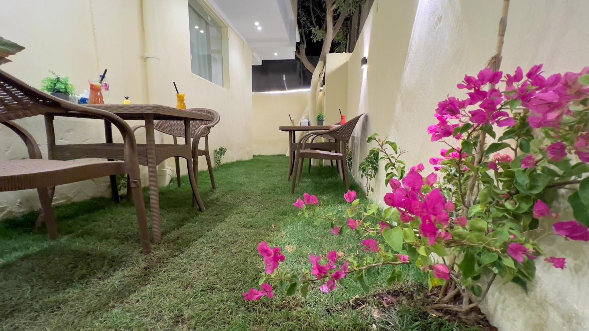 Pyramids Vista Inn Kafret el-Gabal Extérieur photo